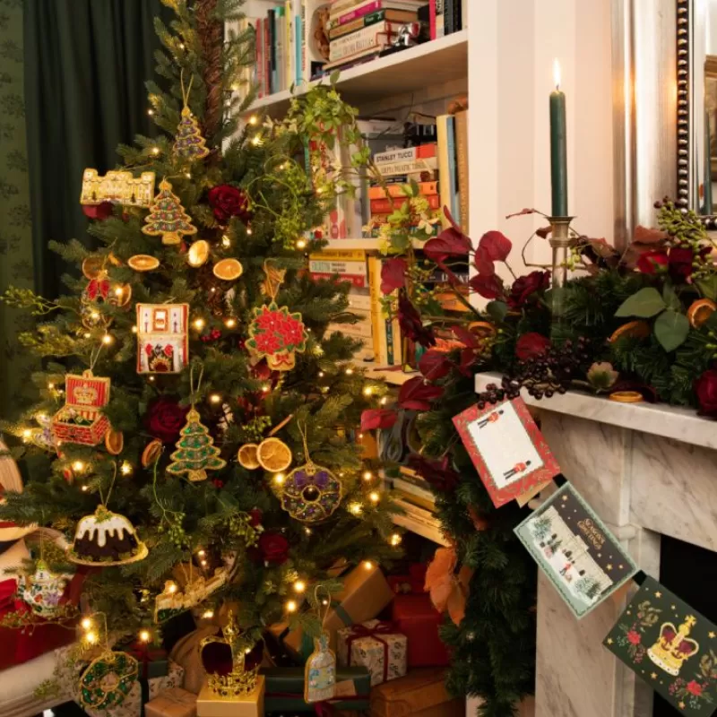 Decorations | Royal Collection Shop Windsor Castle Snow Globe Decoration